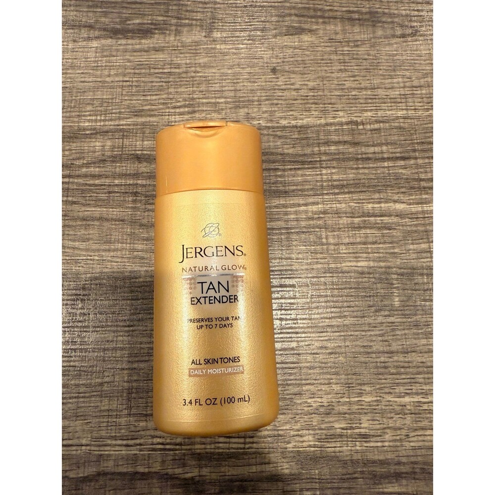 Jergens Natural Glow Tan Extender Daily Moisturizer.